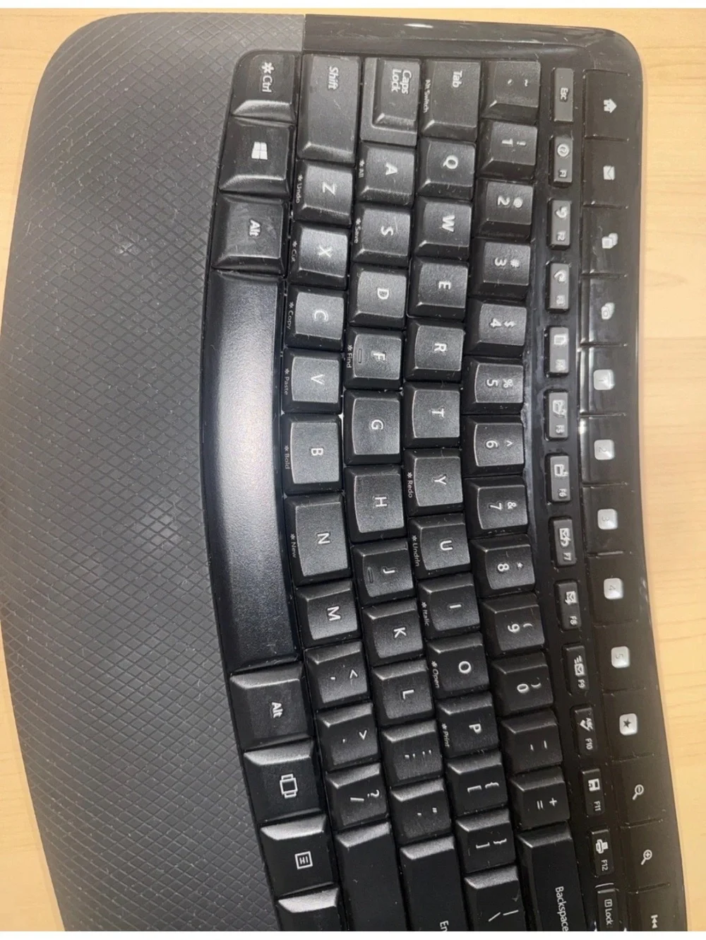 Microsoft Wireless Comfort Keyboard 5050 Ergonomic Wireless Keyboard no dongle